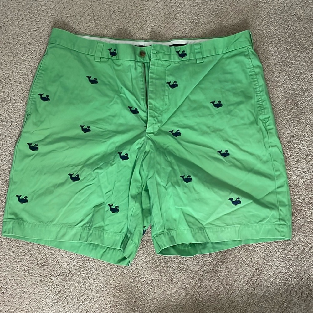 VINTAGE Brooks Brothers 346 green embroidered whale shorts.   Size 40